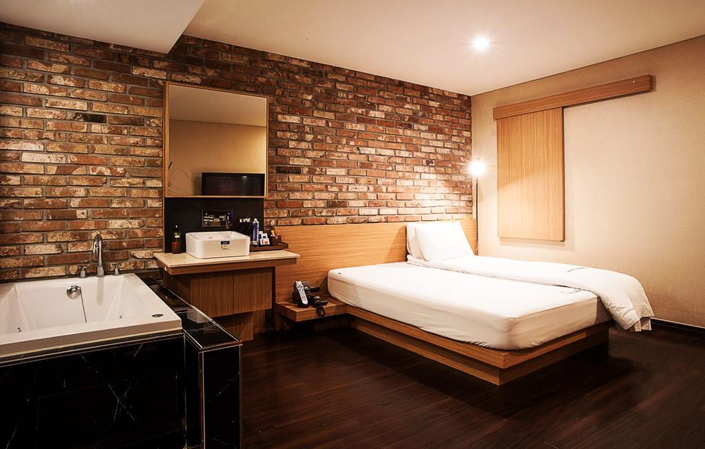 Comma Hotel Busan Esterno foto
