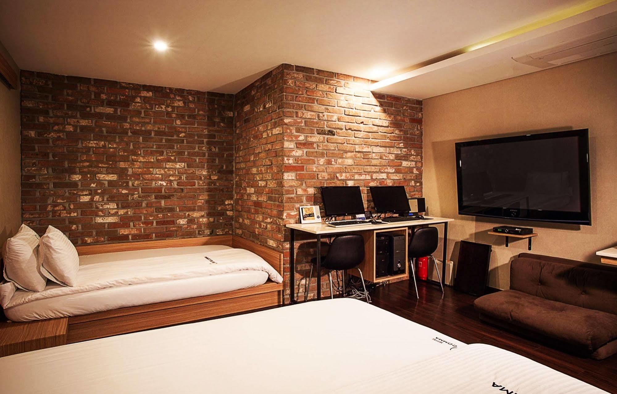 Comma Hotel Busan Esterno foto