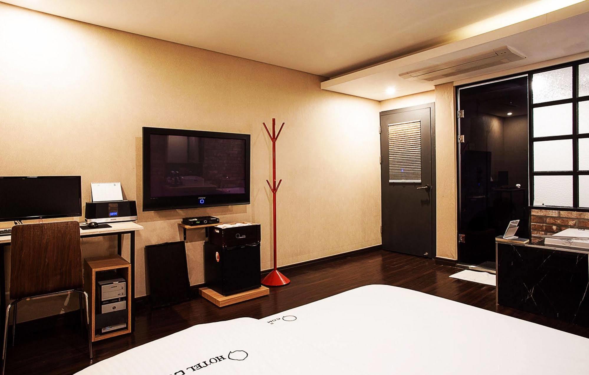 Comma Hotel Busan Esterno foto