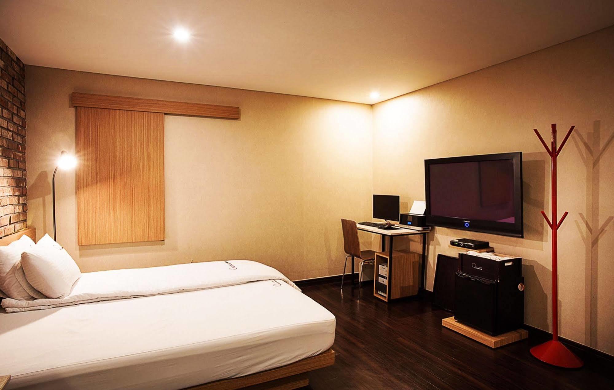 Comma Hotel Busan Esterno foto